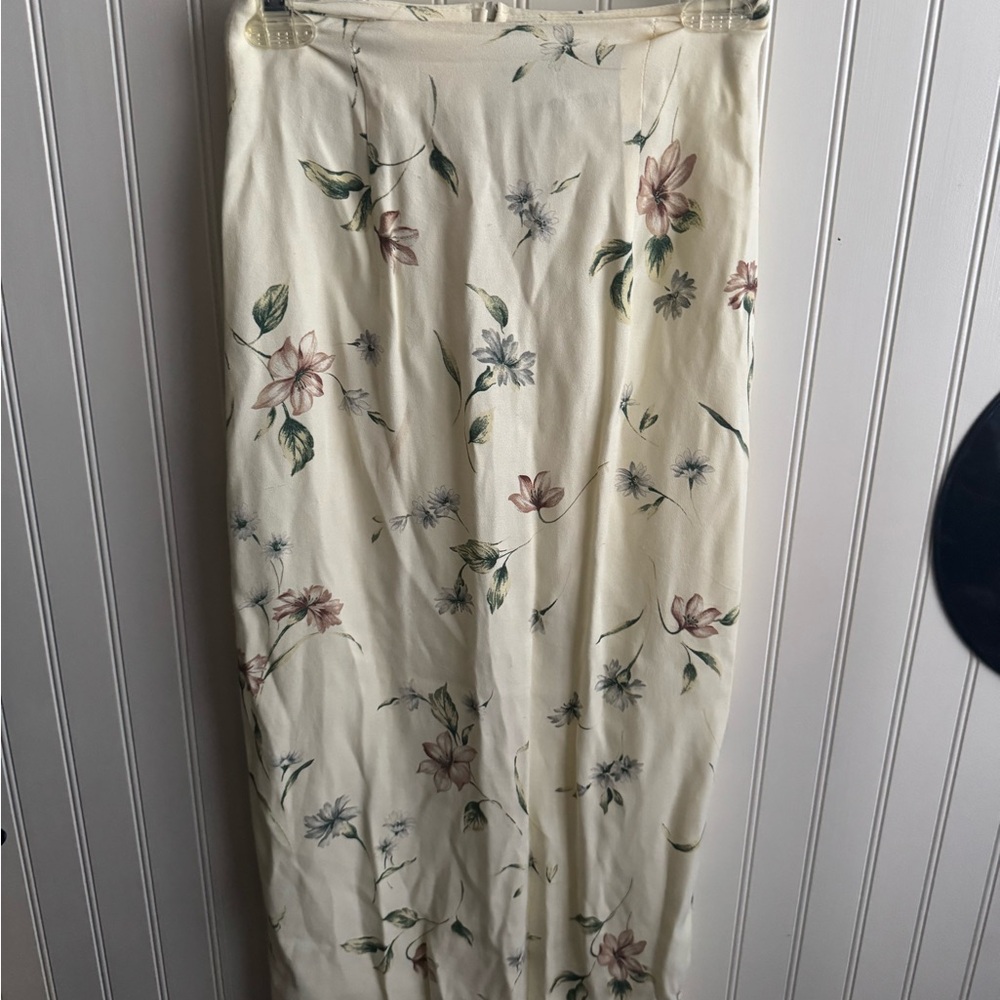 Time Out Floral Cream Skirt